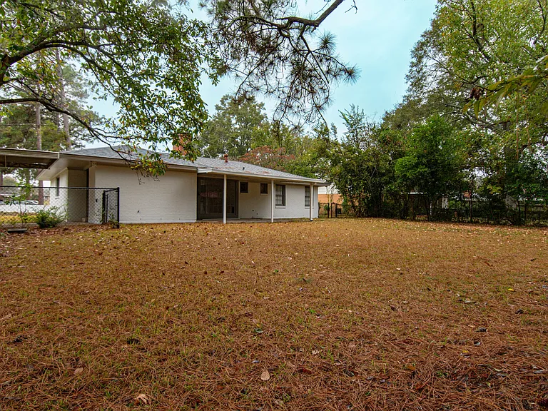 895 Greg Dr — Photo 9