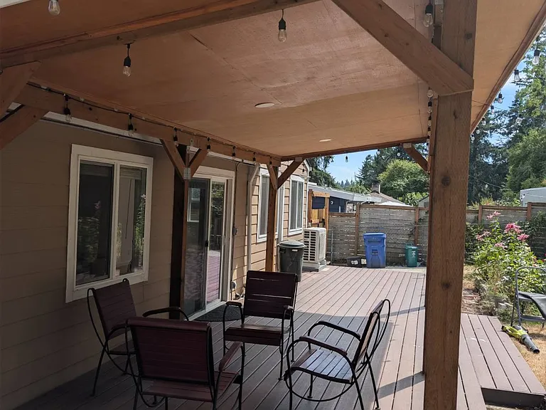 11545 Roosevelt Way NE — Photo 15