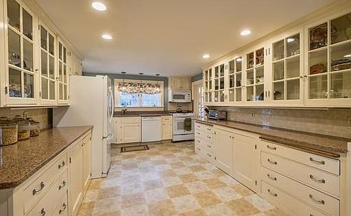 5th image of 26 Princeton Ave