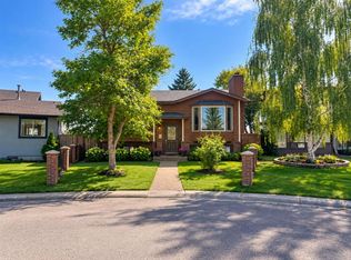 27 N Castlebrook Ct NE, Calgary, AB T3J 1Z6