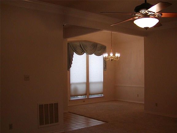 5th image of 1335 Thistlewood Dr