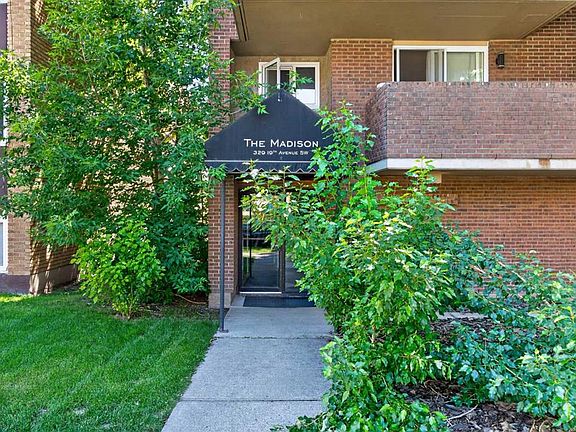 4th image of 329 N 19th Ave SW #202