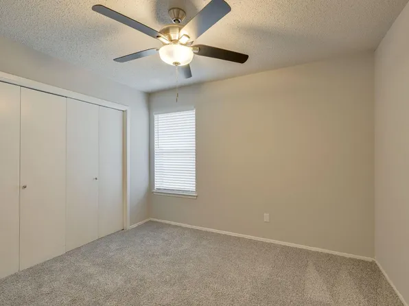 6153 Whitman Ave, Fort Worth, TX 76133