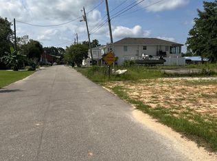 15062 Chickasaw Rd, Kiln, MS 39556