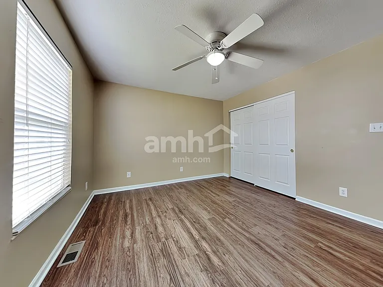 6401 Sharps Ridge Ct — Photo 9