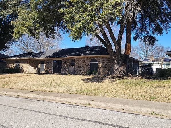 1037 Rosewood Dr, Desoto, TX 75115