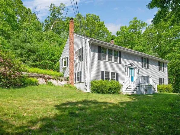 115 Court House Ln, Pascoag, RI 02859