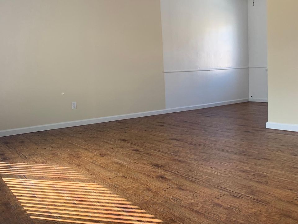 2nd image of 4400 W Martin Luther King Jr Blvd #4