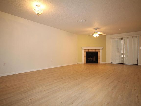5th image of 1604 Arcadia Dr Unit 205