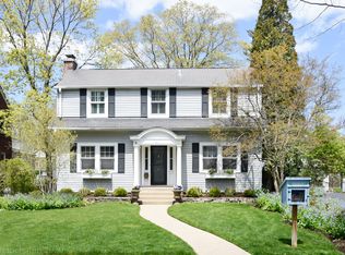 1077 Ash St, Winnetka, IL 60093