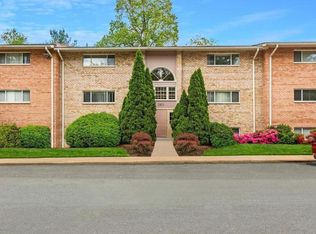 2823 Kalmia Lee Ct APT 102, Falls Church, VA 22042