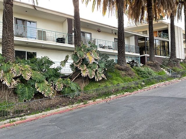 1st image of 1959 Grace Ave APT 207