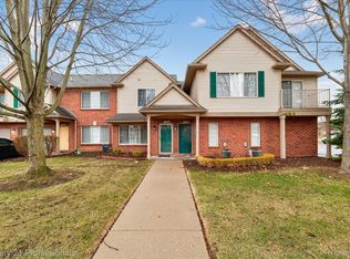 45555 Hidden View Ct #6, Utica, MI 48315