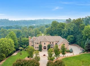 25 Brams Hill Dr, Mahwah, NJ 07430