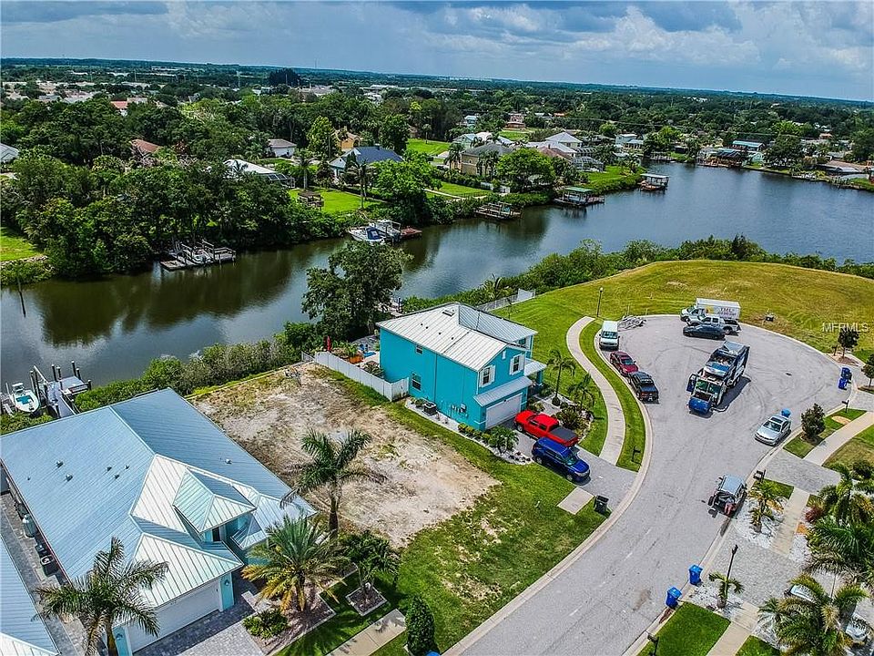1st image of 411 Bahama Grande Blvd