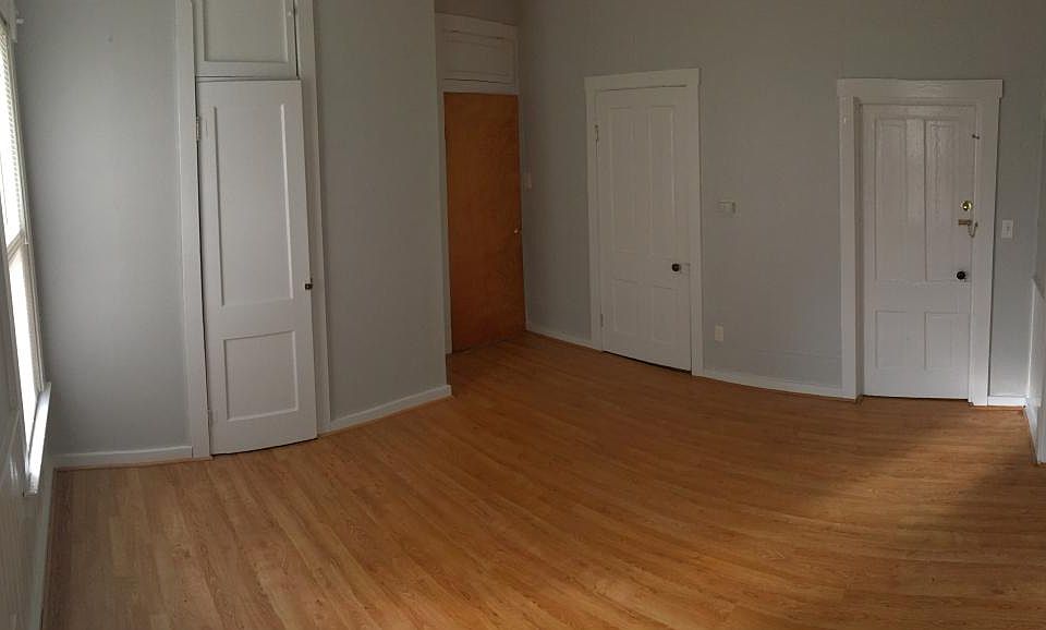 2nd image of 717 N Center St