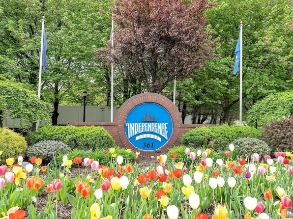 71 Independence Way #71, Edgewater, NJ 07020