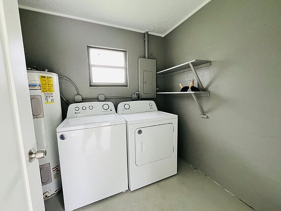 3rd image of 1509 Phyllis St