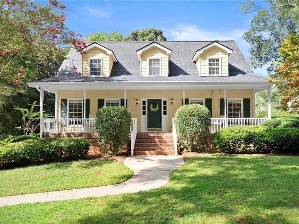 965 Lake Charles Dr, Roswell, GA 30075