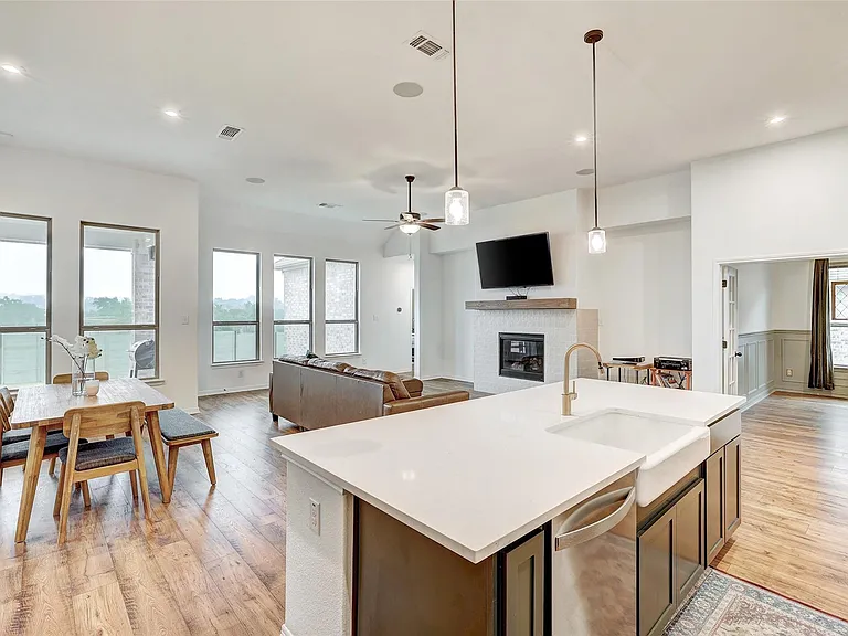 1117 Spring Gulch Ln — Photo 7