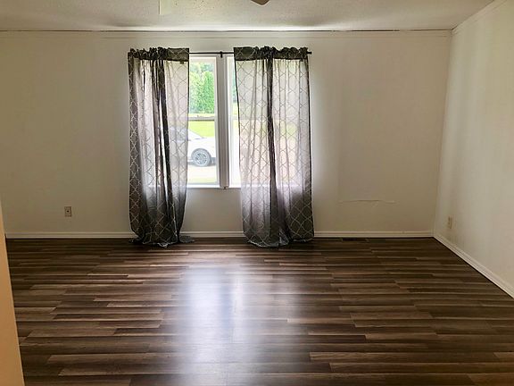 3rd image of 26 Willow Ct