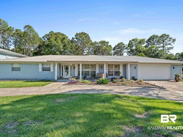 935 E Canal Dr, Gulf Shores, AL 36542