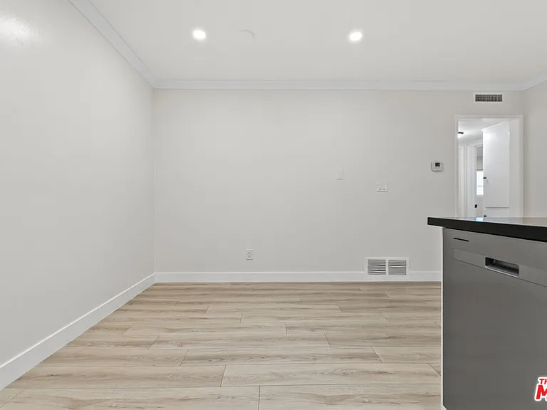 330 E Dryden St #14 — Photo 9