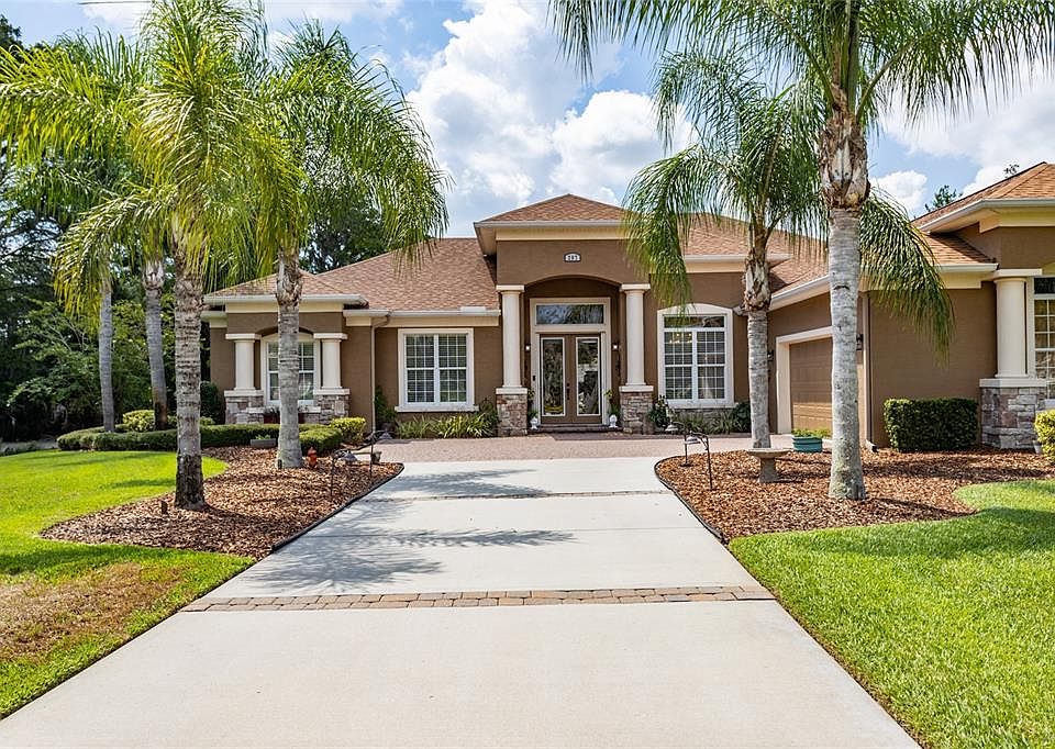 1st image of 207 Willow Oak Way