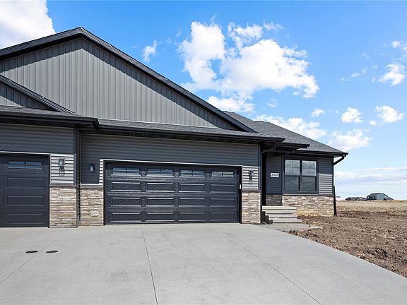 2nd image of 3930 Quail Trail Dr