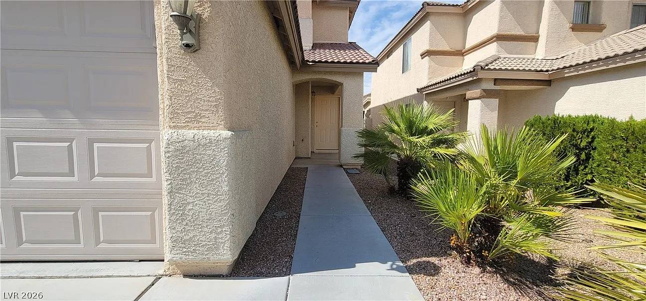 4 bed, 3.0 bath, 1818 sqft, $1,950 — Photo 3