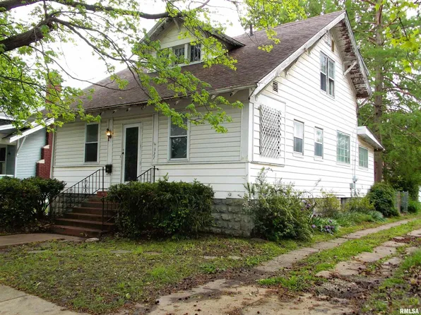 327 Linden Ave, Centralia, IL 62801