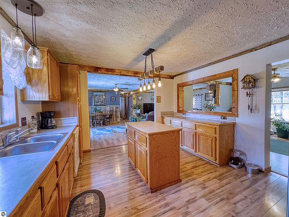 4th image of 984 W Rose Meadow Dr
