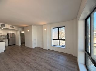 21410 15th Ave APT 2C, Bayside, NY 11360