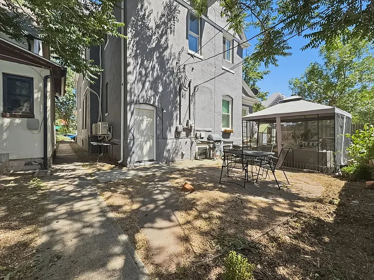205 Logan St — Photo 25