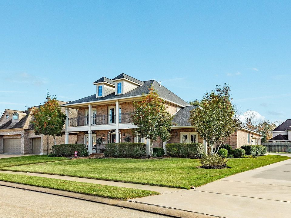 1st image of 204 Arrowhead Dr