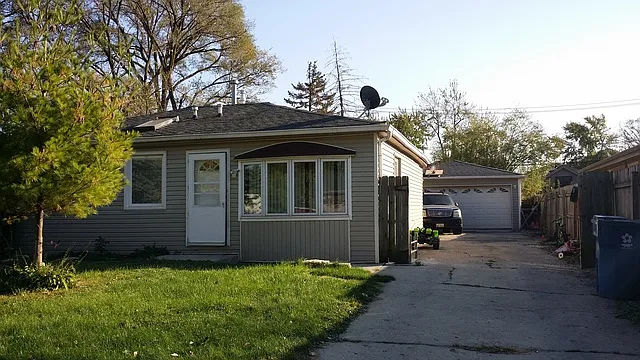 7105 W 74th Pl photo 1