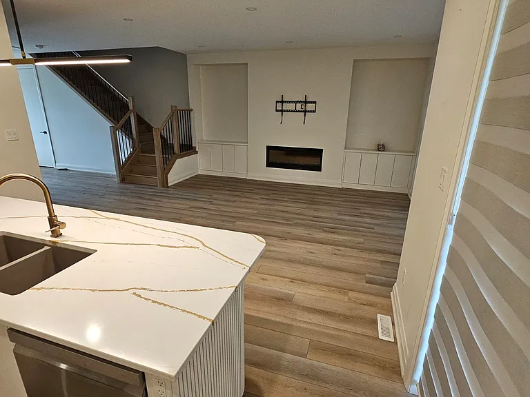49 Lucas Rd #UPPER ONLY — Photo 9