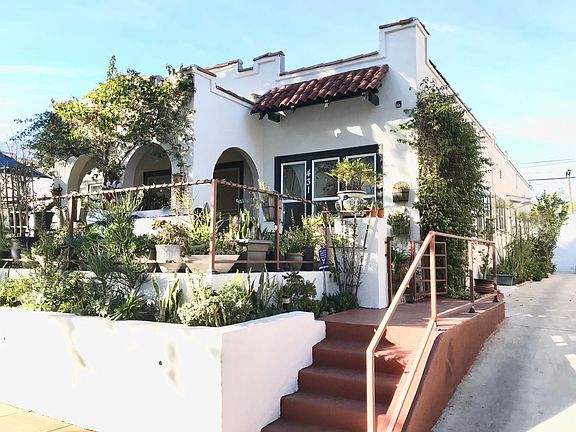 Separate front entrance from the front sidewalk; it also has a second entrance by the kitchen