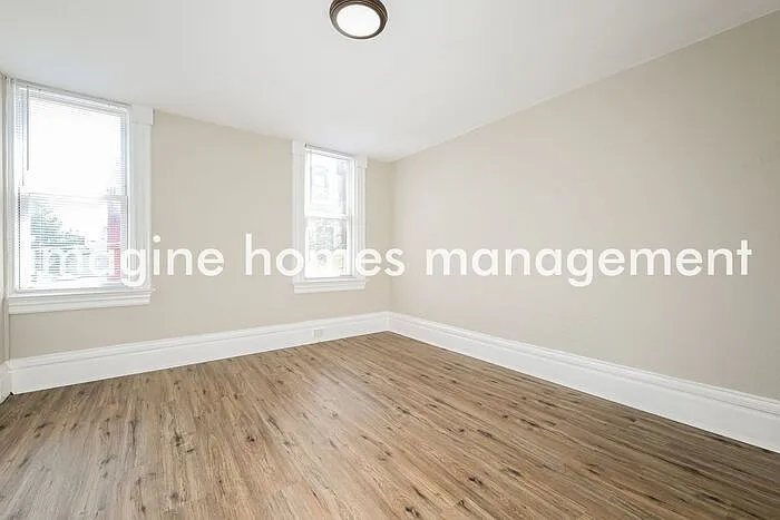 164 S 15th St #2 — Photo 7