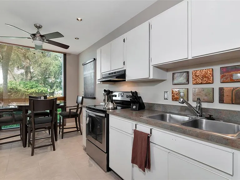 1111 N Gulfstream Ave #1A — Photo 33