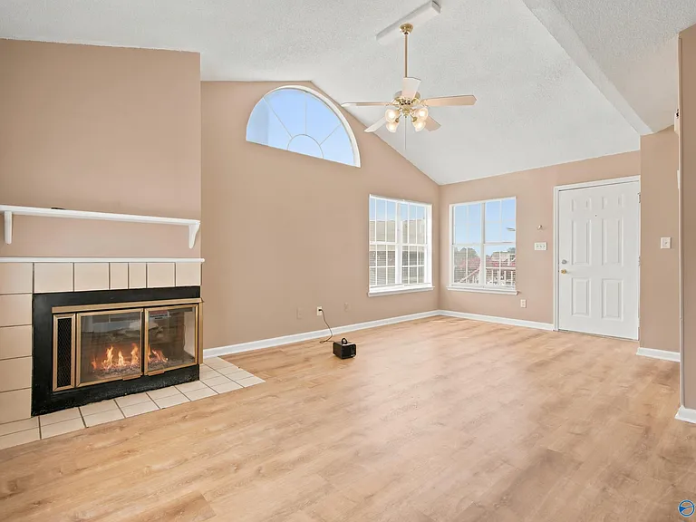 104 Waters Edge Ln #104 — Photo 4