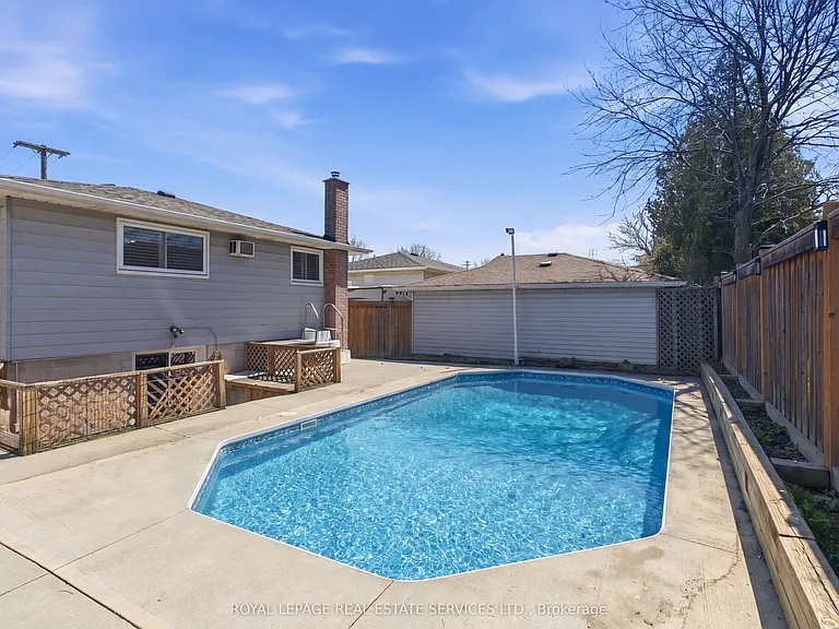 341 Rexford Dr — Photo 42