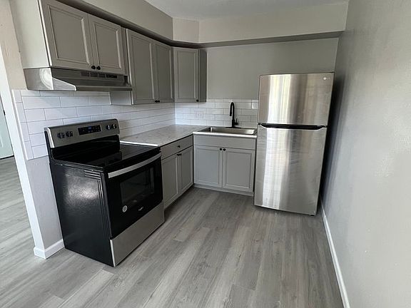 3rd image of 3374 Heatherton Dr APT 3