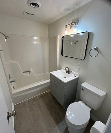 4th image of 1301 E Holston Ave #2