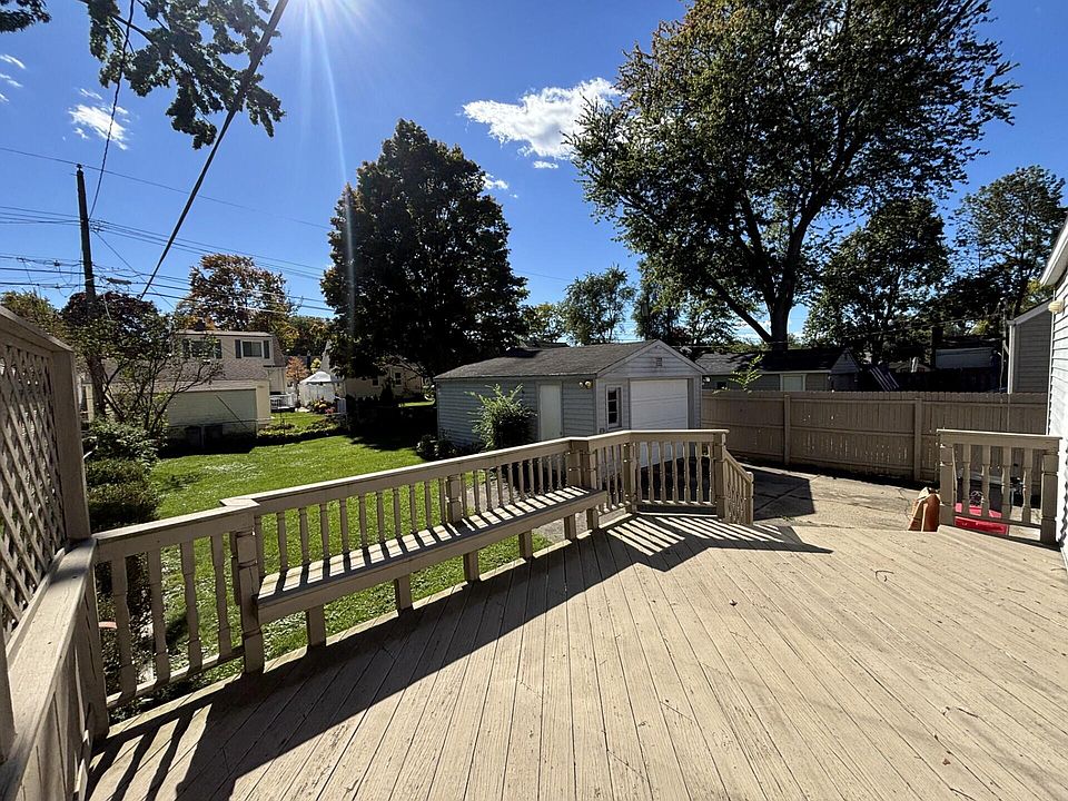 411 Leroy Ave, photo 9