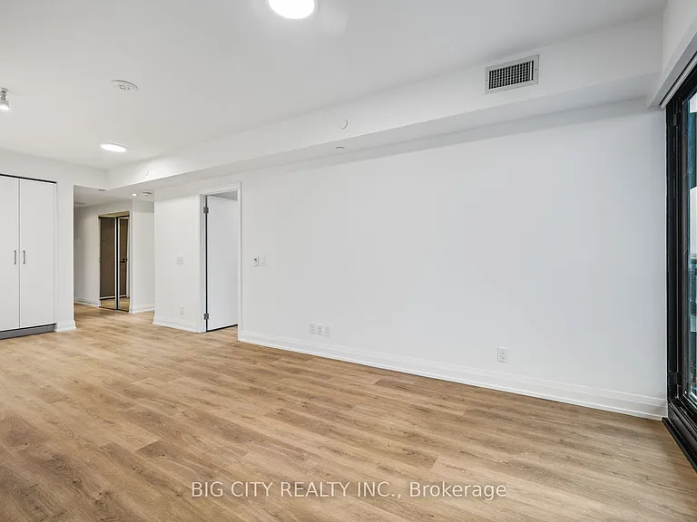 36 Brentcliffe Rd #1310 — Photo 10