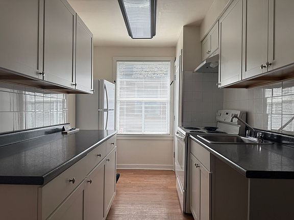 5th image of 3122 Alder St #U1