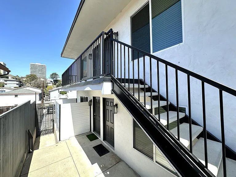 Beautifully Remodeled Property in Prime North Park Location — Photo 9
