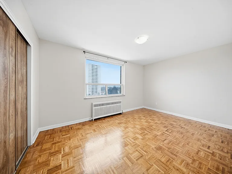 2275 Victoria Park Ave — Photo 6