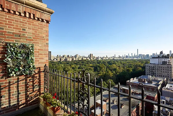 Sold by Warburg | media 20